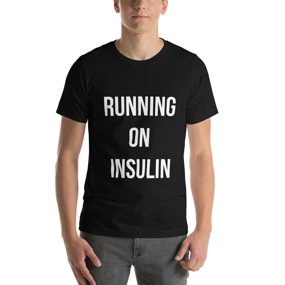 t-shirt noir unisexe 'running on insulin'
